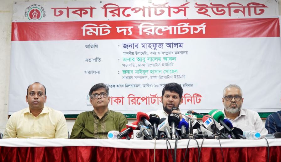 সংবাদপত্র ও বেসরকারি টিভি চ্যানেলের জন্য সরকারি সুবিধা বাড়ানো হবে : তথ্য উপদেষ্টা