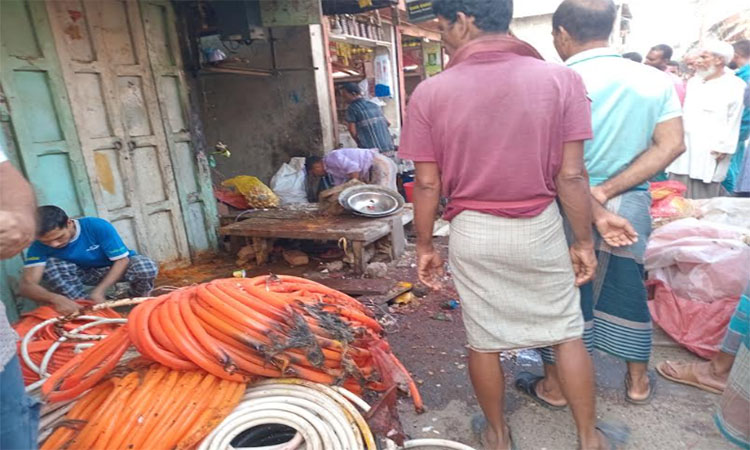 বরগুনায় একই সময়ে ৪টি স্থানে অগ্নিকাণ্ড 