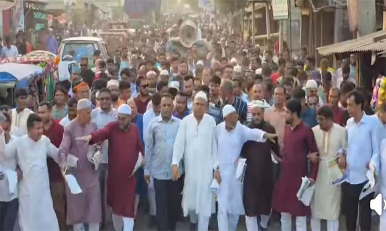 গাজীপুরের শ্রীপুরে বিএনপির ৩১ দফার লিফলেট বিতরণ ও গণসংযোগ