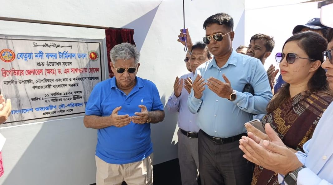 নির্বাচন নিয়ে বিভ্রান্তি নেই, অন্তর্বর্তী সরকার সহযোগিতায় প্রস্তুত: নৌ পরিবহন উপদেষ্টা