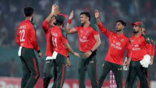 বাংলাদেশকে ১৬৬ রানের লক্ষ্য দিল ওয়েস্ট ইন্ডিজ