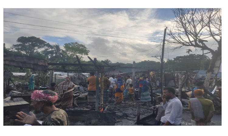 সাতক্ষীরার তালায় অগ্নিকাণ্ডে ৮ দোকান পুড়ে ছাই