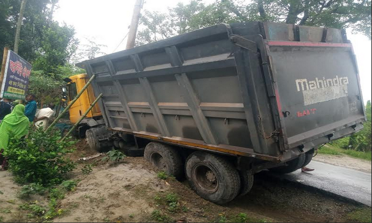 লালমনিরহাটে ট্রাকের ধাক্কায় মোটরসাইকেল আরোহী নিহত 