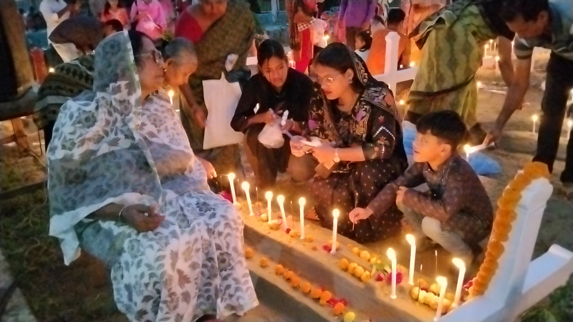 নাটোরে খ্রিস্টান ধর্মাবলম্বীদের ‘অল সোলস ডে’ পালিত