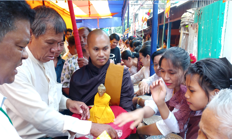 বান্দরবানে বৌদ্ধ ধর্মাবলম্বীদের মহাপিন্ড দান সম্পন্ন