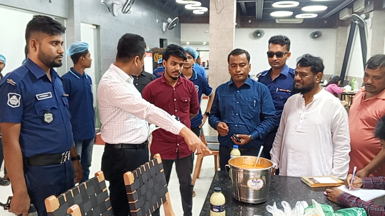 যশোরে হোটেলে অস্বাস্থ্যকর পরিবেশে খাবার প্রস্তুত, জরিমানা  