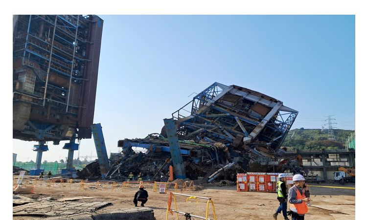 দ. কোরিয়ায় বিদ্যুৎ কেন্দ্রের কাঠামো ধসে ৭ জন আটকে পড়েছে