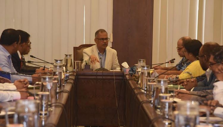 এডিস মশার লার্ভা তদারকিতে মাঠে নামছে ডিএসসিসি প্রশাসন