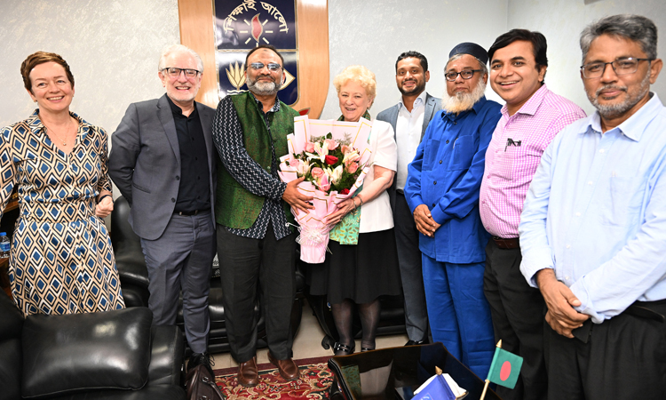 ঢাকা বিশ্ববিদ্যালয়ের উপাচার্যের সঙ্গে আয়ারল্যান্ডের রাষ্ট্রদূতের সাক্ষাৎ