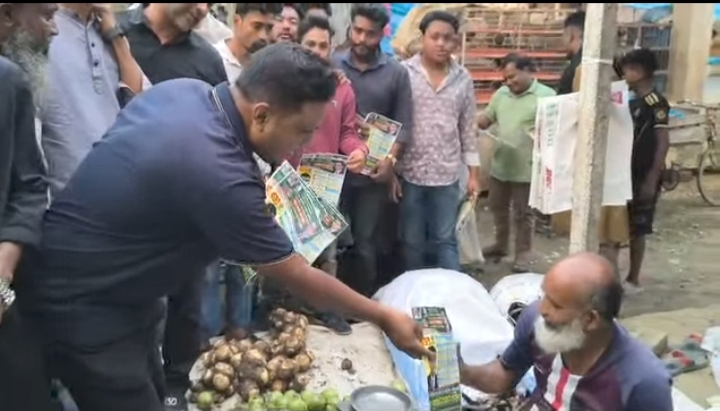 টাঙ্গাইলে তারেক রহমানের ৩১ দফা বাস্তবায়নে লিফলেট বিতরণ