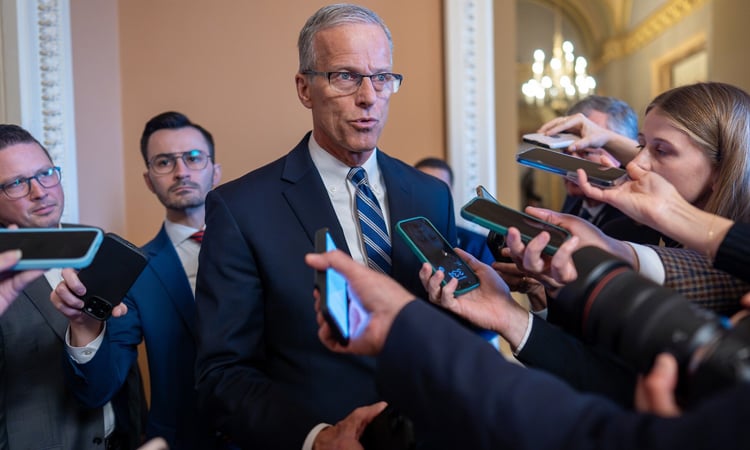 যুক্তরাষ্ট্রে দীর্ঘতম শাটডাউন অবসানে চুক্তিতে পৌঁছেছেন সিনেটররা 