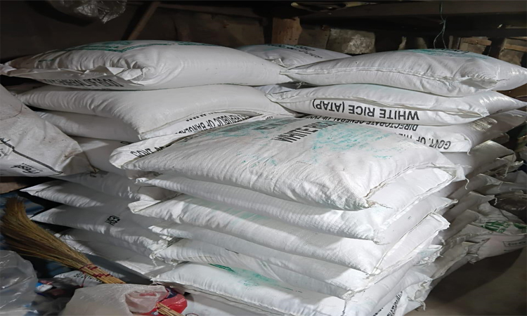 রাঙ্গামাটিতে ব্যবসা প্রতিষ্ঠান থেকে সরকারি চাল জব্দ