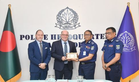 আইজিপির সঙ্গে রেড ক্রস প্রতিনিধিদলের সাক্ষাৎ