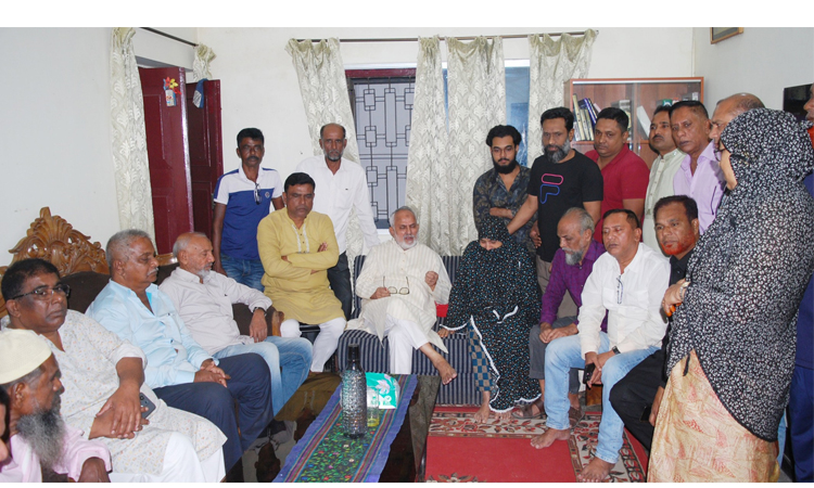 খুলনায় প্রয়াত ও অসুস্থ নেতাদের বাসায় বিএনপি মনোনীত প্রার্থী মঞ্জু