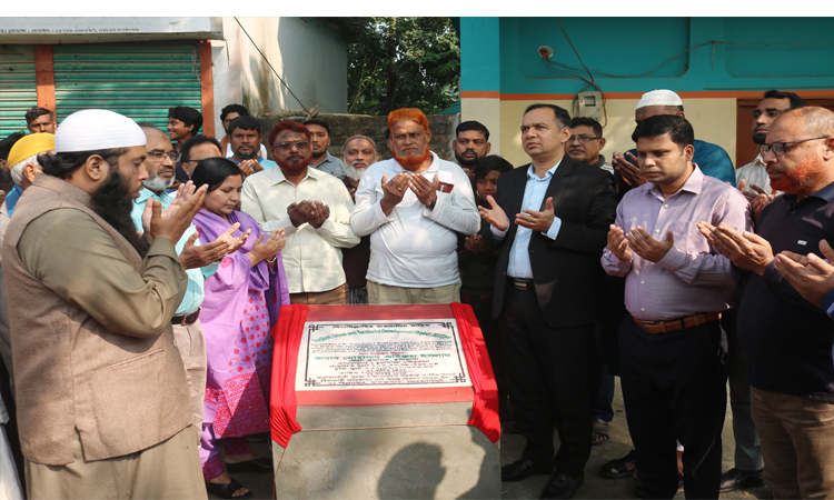 চুয়াডাঙ্গা পৌরসভায় সড়ক উন্নয়ন কাজ শুরু