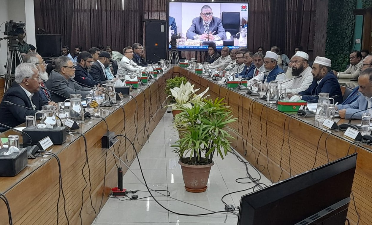 নিরপেক্ষ ভূমিকায় থেকে জাতিকে সুষ্ঠু ও গ্রহণযোগ্য নির্বাচন উপহার দিতে চাই: সিইসি