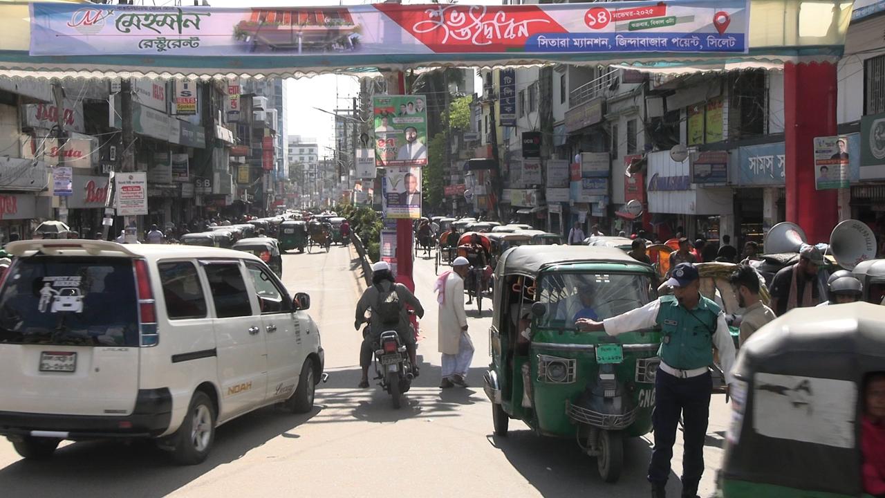 সিলেটের জনজীবনে প্রভাব ফেলতে পারেনি লক ডাউন