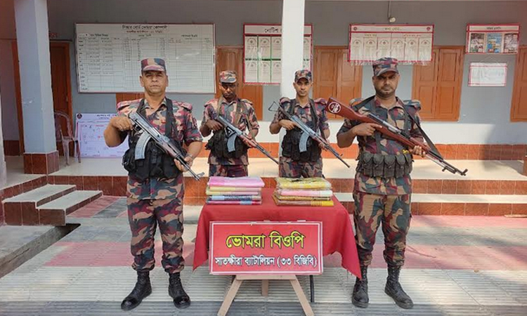 সাতক্ষীরা সীমান্তে ভারতীয় বিভিন্ন মালামাল জব্দ 