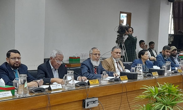 পোস্টাল ভোটিং জটিল হলেও বাংলাদেশ চ্যালেঞ্জটি নিতে যাচ্ছে : সিইসি