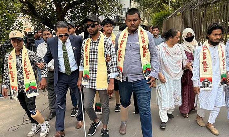 রায় দেখতে ট্রাইব্যুনালে ডাকসুর ভিপি-জিএস ও জুলাই যোদ্ধারা