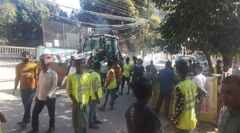 রাজধানীর নিকুঞ্জে ডিএনসিসির উচ্ছেদ অভিযান