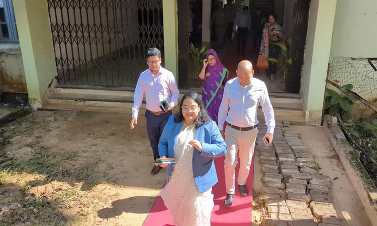 রাঙ্গামাটির ডিসি নাজমা আশরাফীর দায়িত্বভার গ্রহণ