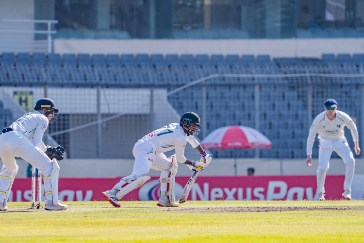 প্রথম সেশনে বাংলাদেশের সংগ্রহ ৩ উইকেটে ১০০ রান