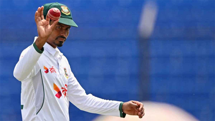 সাকিবকে টপকে সর্বোচ্চ উইকেটের রেকর্ড তাইজুলের