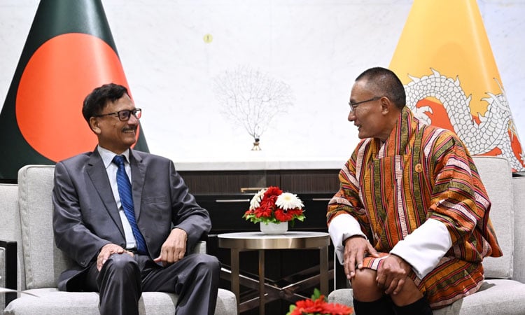 ভুটানের প্রধানমন্ত্রীর সঙ্গে পররাষ্ট্র উপদেষ্টার সাক্ষাৎ