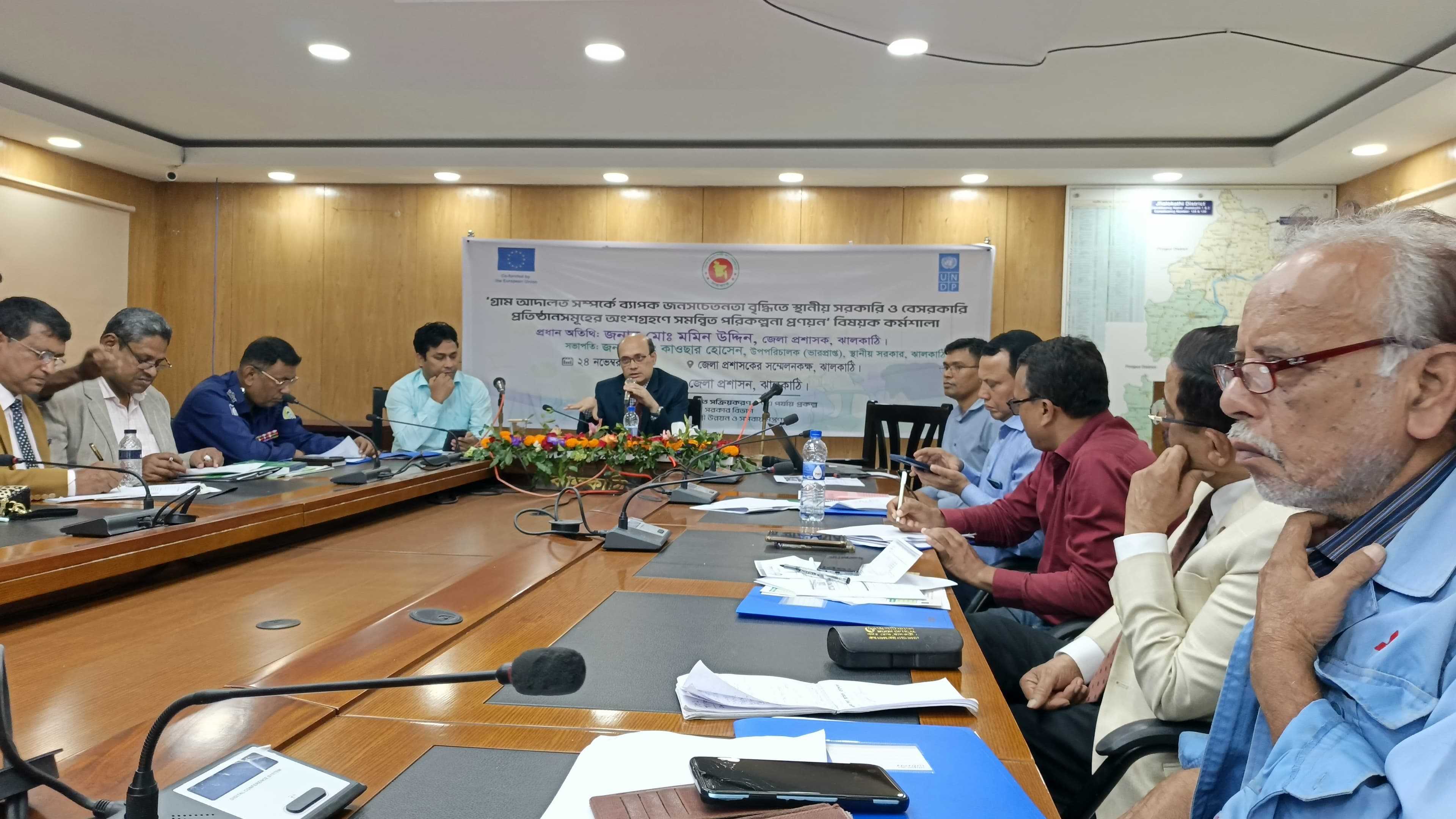 ঝালকাঠিতে গ্রাম আদালত বিষয়ে কর্মশালা