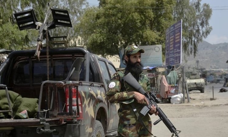 পাকিস্তানের বিমান হামলায় আফগানিস্তানে অন্তত ১০ জন নিহত