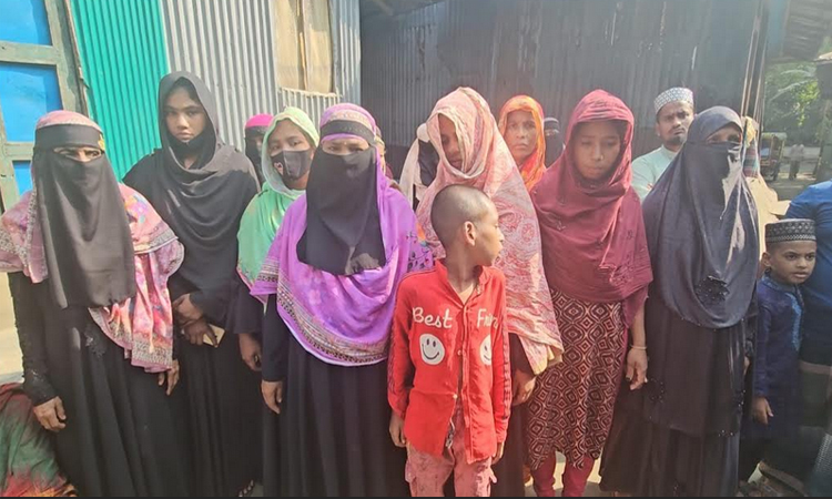 বঙ্গোপসাগরে মাছ শিকারে যাওয়া ভোলার ১৪ জেলের সন্ধান মেলেনি ১৫ দিনেও