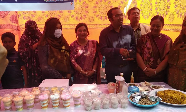 নড়াইলে দিনব্যাপী উদ্যোক্তা মেলা ও পিঠা উৎসব