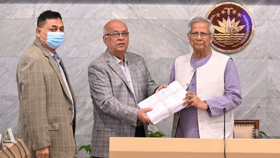 বিমানবন্দরে কার্গো শেডে অগ্নিকাণ্ড : বৈদ্যুতিক শর্ট সার্কিটে আগুন ছড়িয়েছে, নাশকতা ছিল না