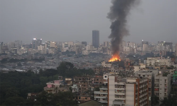 করাইল বস্তির অগ্নিকাণ্ডের ঘটনা তদন্তে পাঁচ সদস্যের কমিটি গঠন