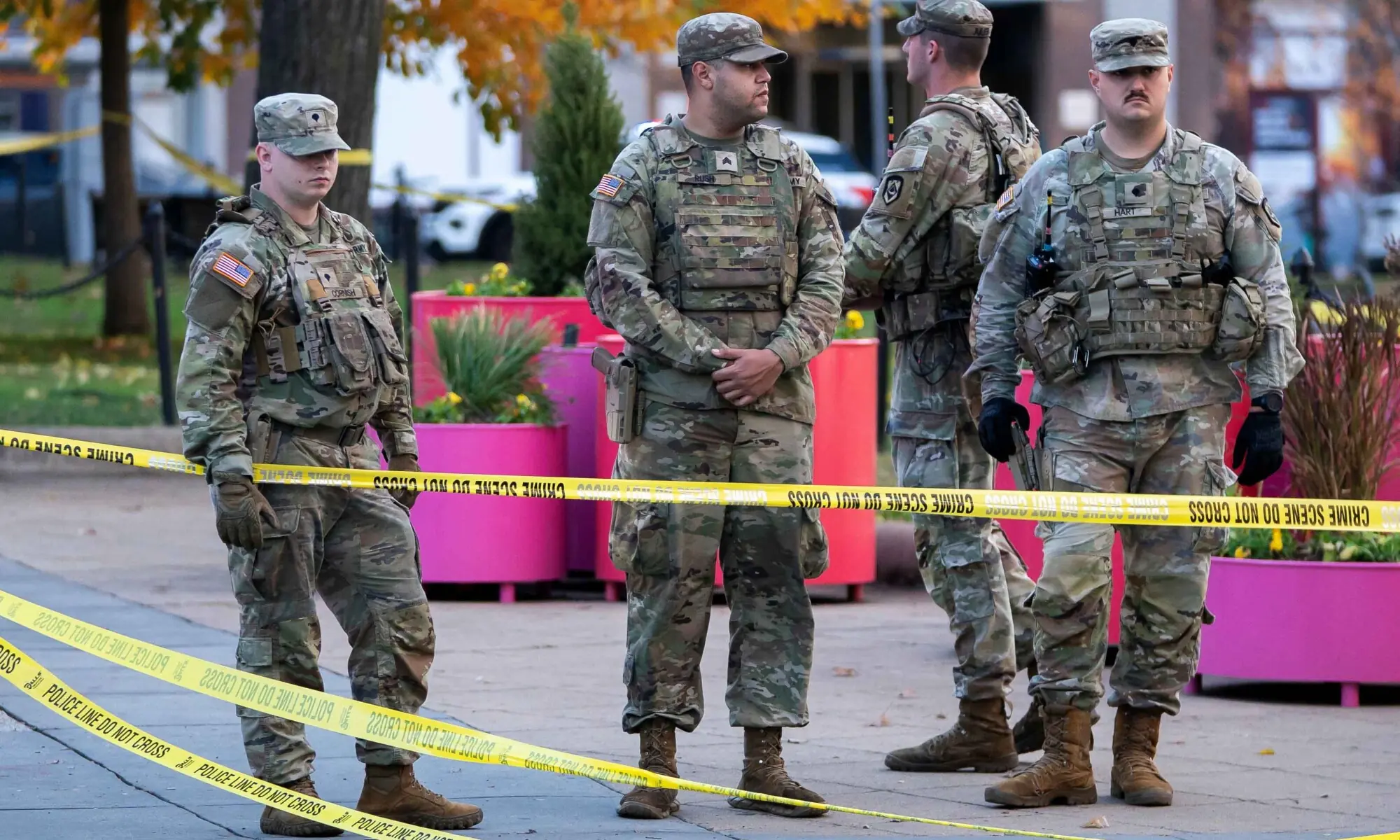 হোয়াইট হাউসের কাছে গুলিবিদ্ধ দুই ন্যাশনাল গার্ড সেনা, সন্দেহভাজন আটক