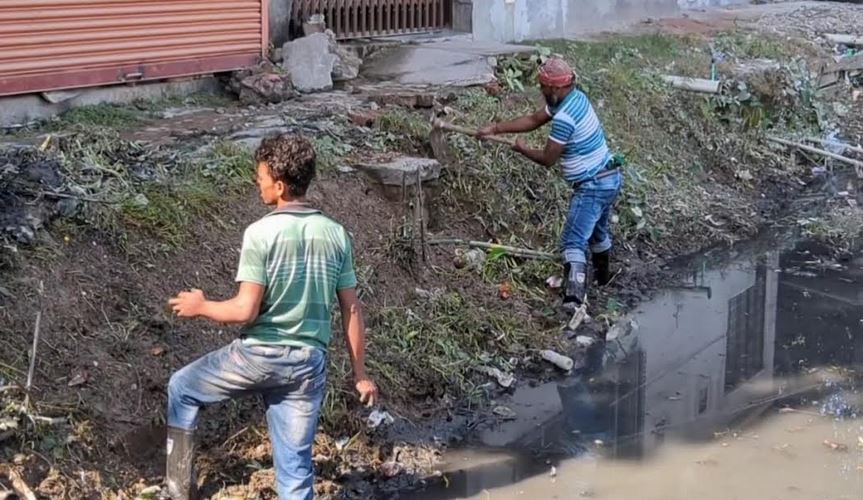 পিরোজপুরে খাল পরিষ্কার ও অবৈধ স্থাপনা উচ্ছেদ 