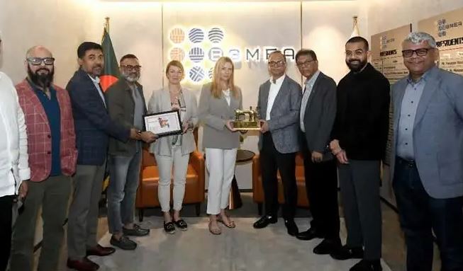 পোশাক সোর্সিং আরও বাড়ানোর জন্য আগ্রহ প্রকাশ করেছে পোলিশ জায়ান্ট