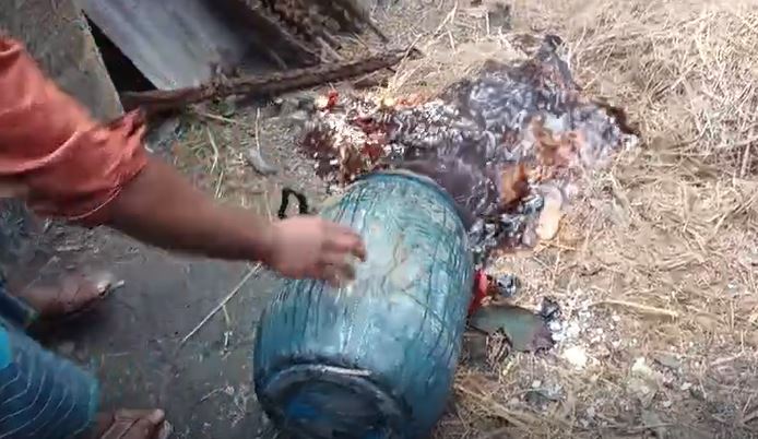 নাটোরে ভেজাল গুড় তৈরি করায় ব্যবসায়ীকে জরিমানা