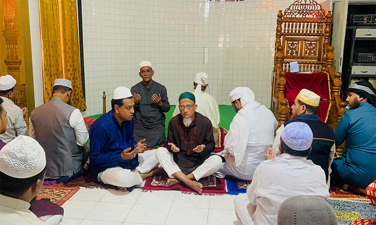 খালেদা জিয়ার রোগমুক্তি কামনায় খুলনায় দোয়া মাহফিল