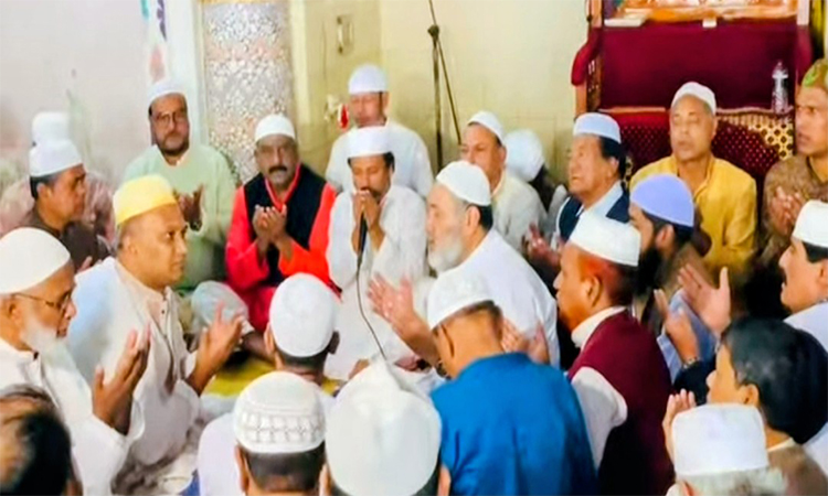 খালেদা জিয়ার সুস্থতা কামনায় সিরাজগঞ্জে বিএনপির দোয়া মাহফিল