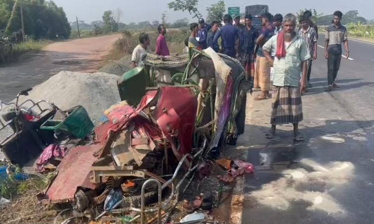 ফরিদপুরে সড়ক দুর্ঘটনায় চারজন নিহত