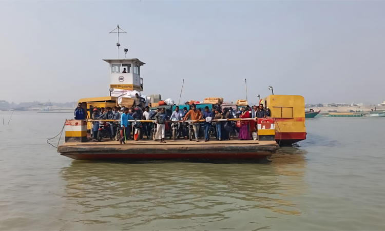 কিশোরগঞ্জ হাওরে ফেরি চলাচল শুরু