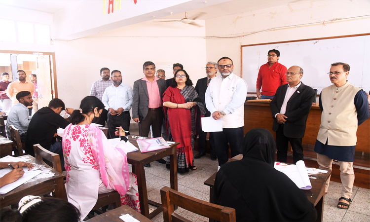 ঢাবি ব্যবসায় শিক্ষা ইউনিটের ভর্তি পরীক্ষা অনুষ্ঠিত