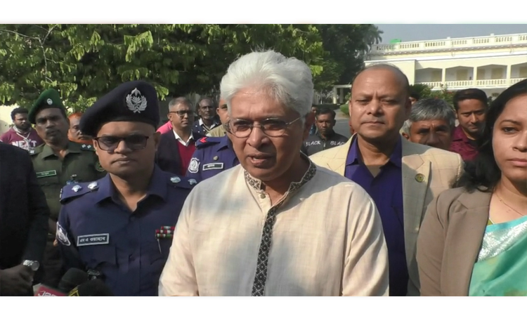 টিসিবির মাধ্যমে দেশীয় চিনি বিক্রি শুরু হয়েছে : শিল্প উপদেষ্টা