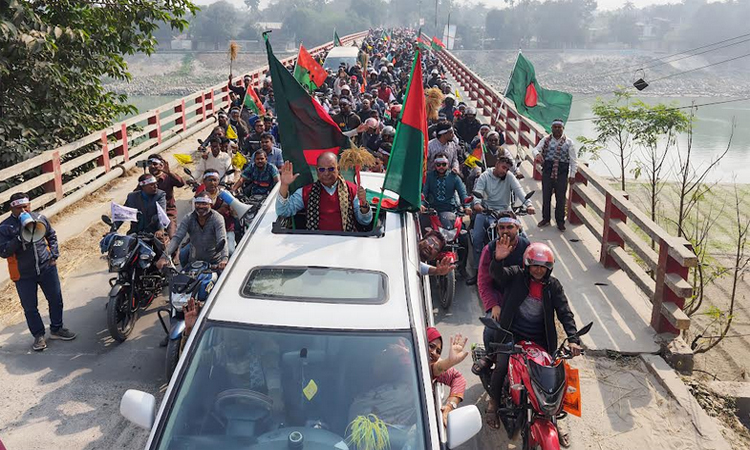 নওগাঁয় বিএনপির মোটরসাইকেল শোভাযাত্রা