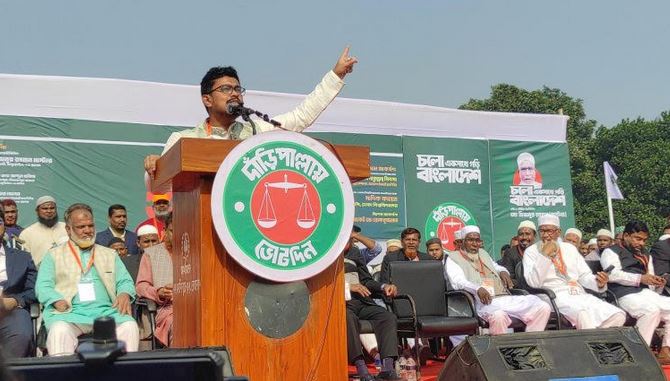 জুলাই বিপ্লবের মাধ্যমে সুন্দর বাংলাদেশ গড়ার সুযোগ তৈরি হয়েছে : ভিপি সাদিক কায়েম