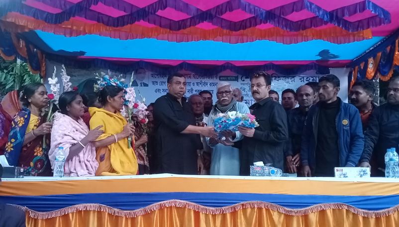 মোল্লাহাটে বিএনপিতে যোগ দিলেন পাঁচ শতাধিক সনাতন ধর্মাবলম্বীর নারী-পুরুষ