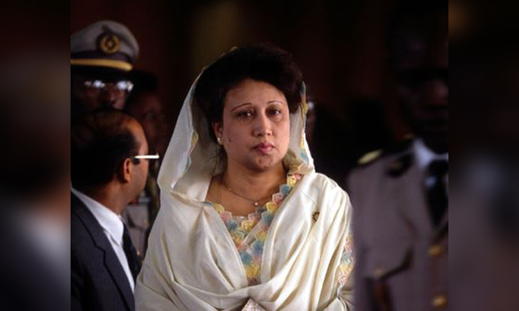 বেগম খালেদা জিয়াকে দেখতে ফের এভারকেয়ারে জুবাইদা রহমান