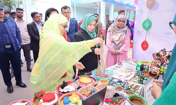 মুন্সীগঞ্জে তারুণ্যের উৎসবে নারী উদ্যোক্তা মেলা অনুষ্ঠিত 